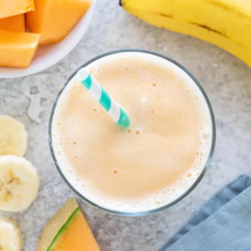Bước 3 Thành phẩm Smoothie dưa lưới chuối