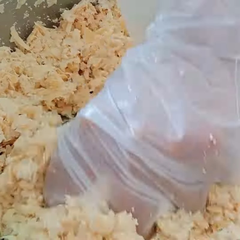 Bước 2 Ướp gia vị và nhồi Chả đòn chay