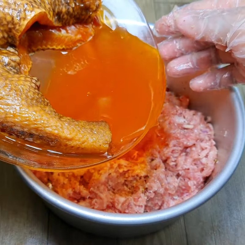 Bước 1 Ướp thịt băm Mắm cá lóc chưng thịt băm