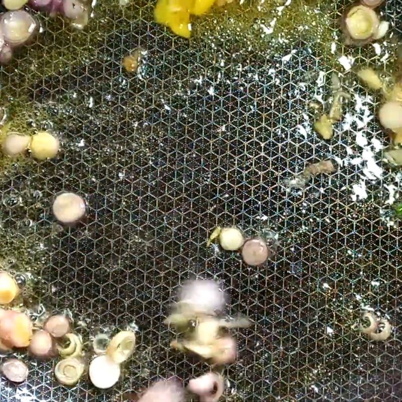 Bước 2 Xào rau củ và làm sốt trộn Bánh canh trộn