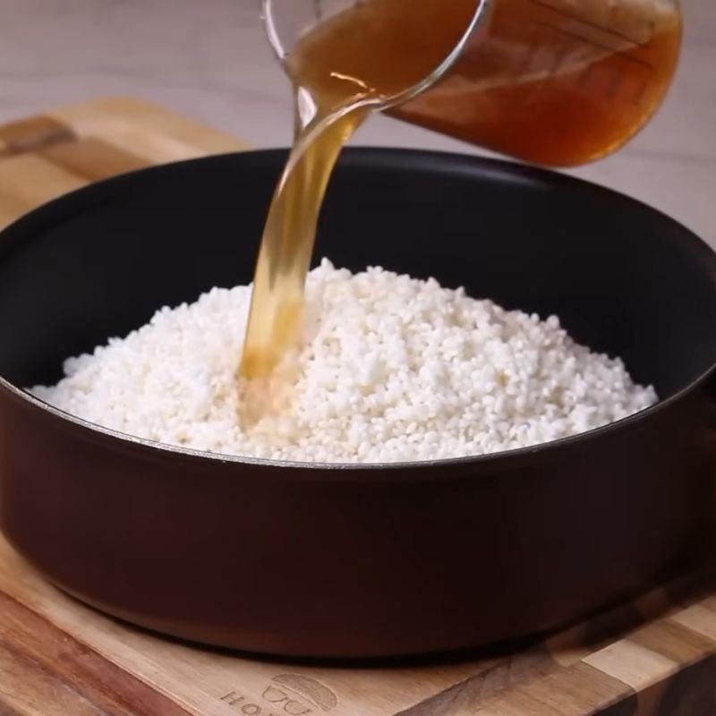 Bước 6 Xào sơ nếp Xôi chim cút