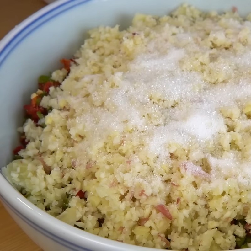 Bước 3 Xay nguyên liệu Ớt chưng Hồ Nam