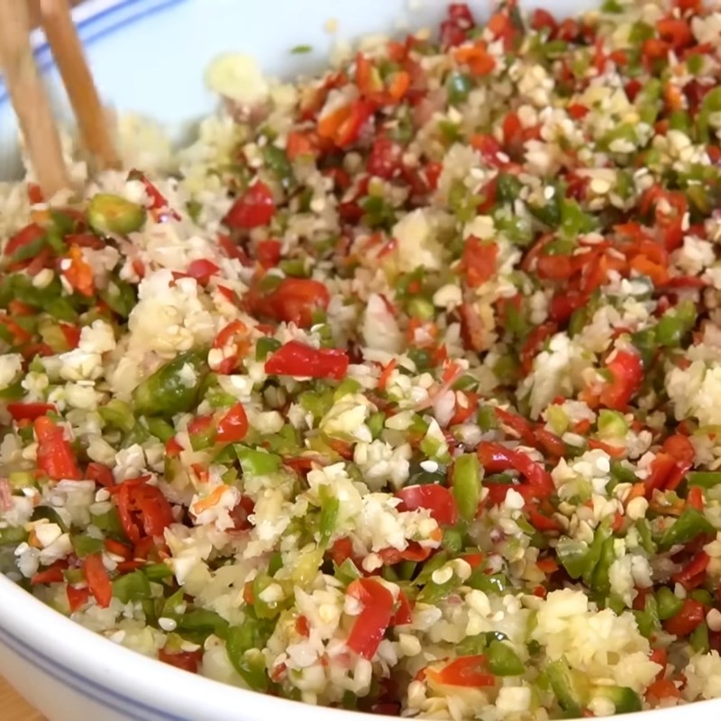 Bước 3 Xay nguyên liệu Ớt chưng Hồ Nam