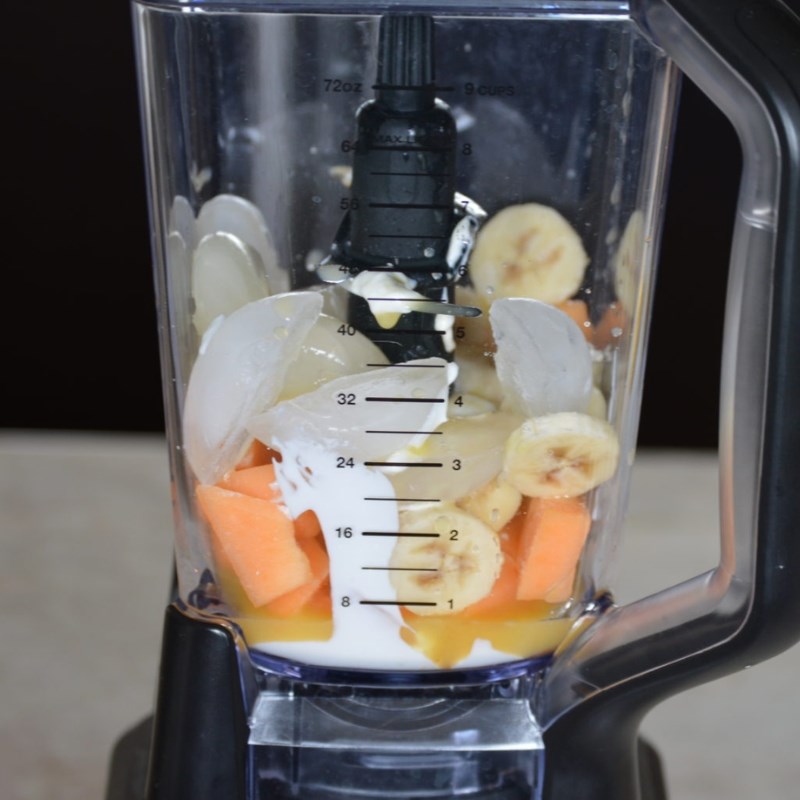 Bước 2 Xay smoothie Smoothie dưa lưới chuối