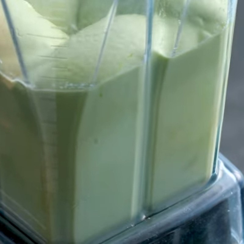 Bước 2 Xay smoothie Smoothie bơ chuối