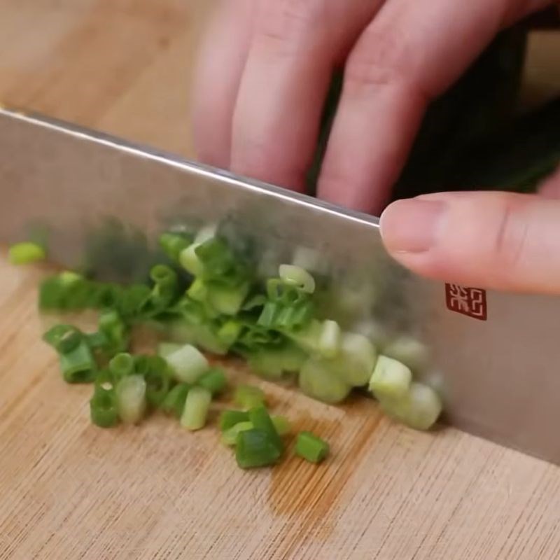 Bước 3 Sơ chế tôm khô và các loại rau ăn kèm Bún cá rau cần