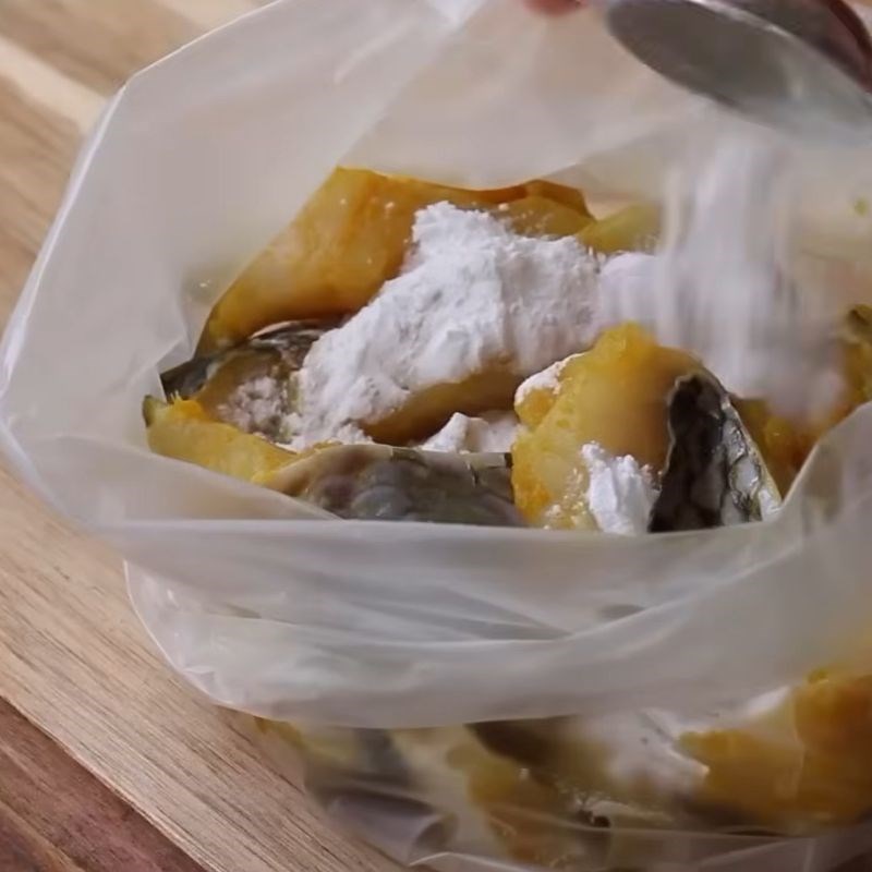 Bước 6 Chiên cá phi lê giòn rụm Bún cá rau cần