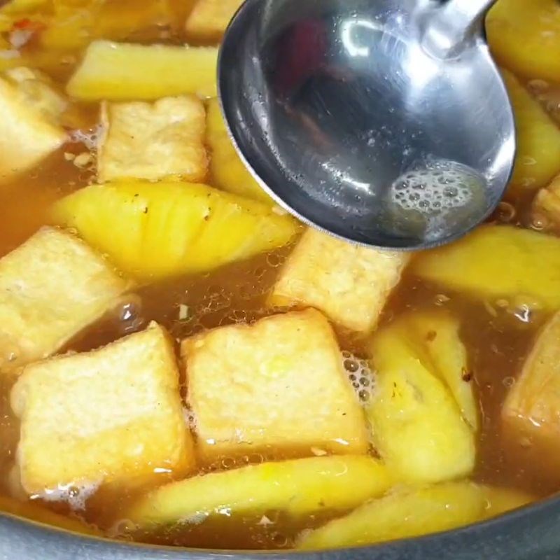 Bước 4 Cho bông súng vào Canh chua bông súng