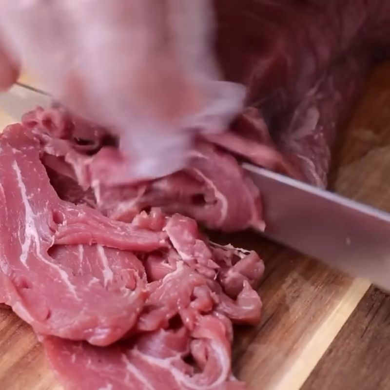 Bước 5 Hoàn thiện các nguyên liệu ăn kèm Mì trộn sa tế