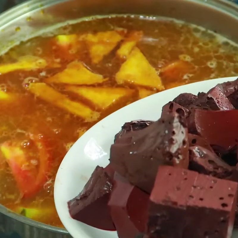 Bước 8 Hoàn thiện nước lèo Bún riêu miền Nam
