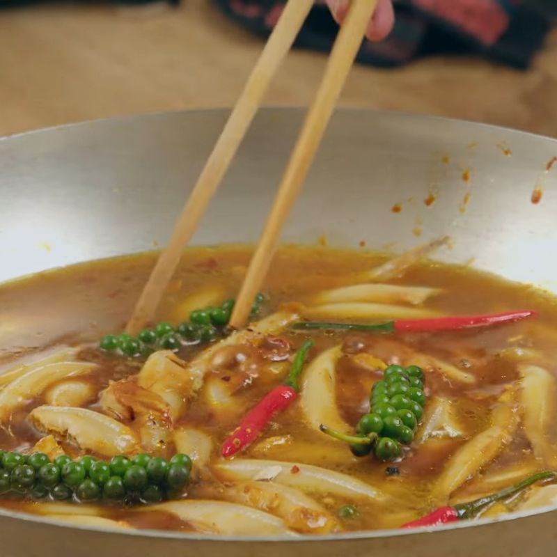 Bước 3 Kho cá cơm tiêu xanh lần 2 (lửa nhỏ liu riu) Cá kho tiêu xanh
