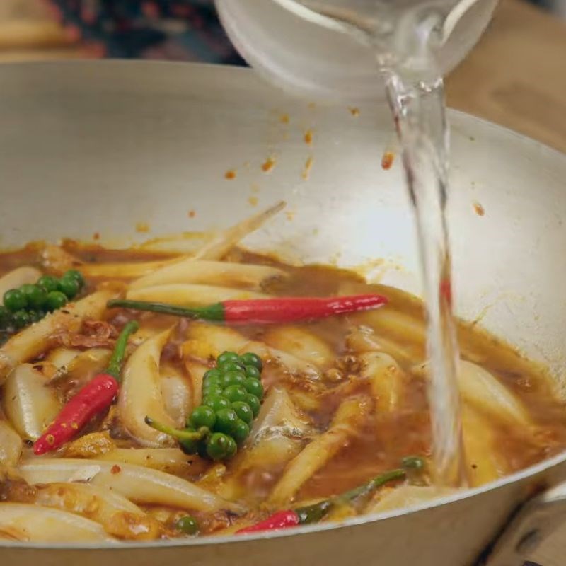 Bước 3 Kho cá cơm tiêu xanh lần 2 (lửa nhỏ liu riu) Cá kho tiêu xanh