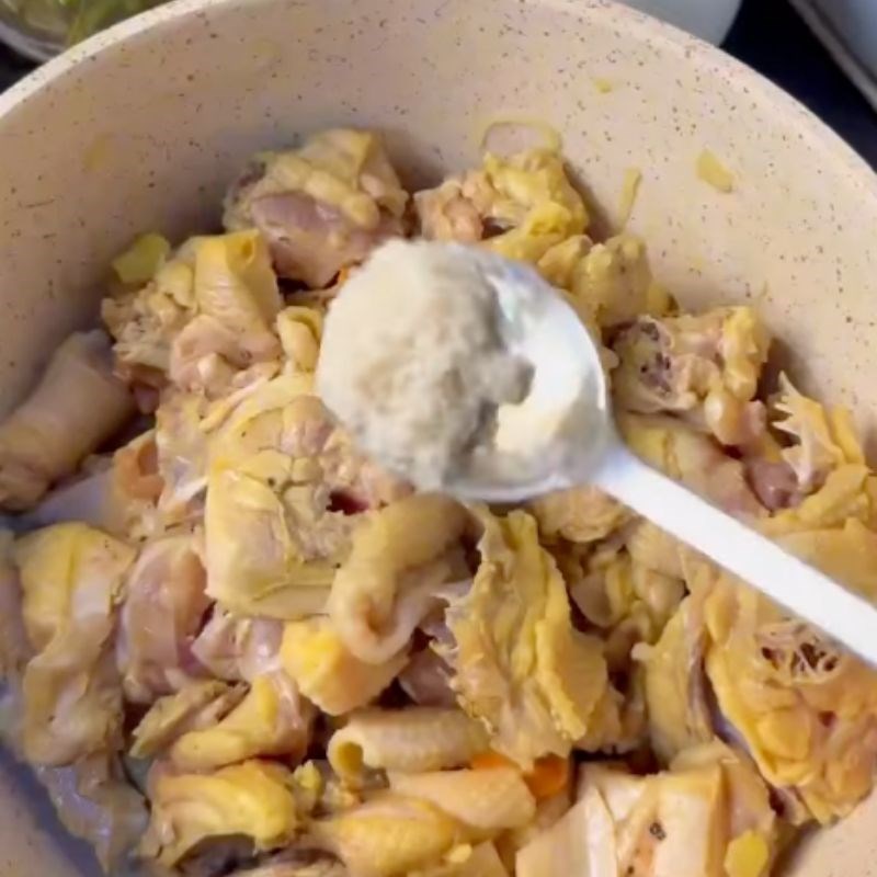 Bước 2 Kho gà Cơm đảo gà rang