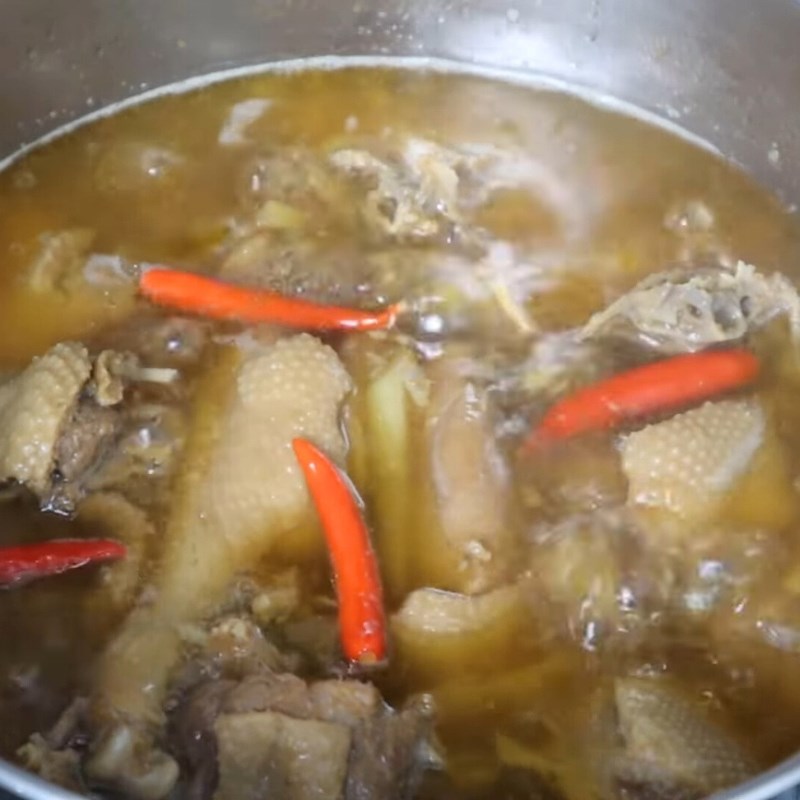 Bước 3 Kho thịt vịt với nước dừa tươi Thịt vịt kho nước dừa