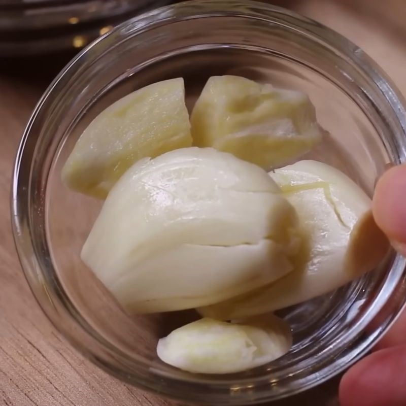 Bước 3 Làm tóp mỡ giòn rụm Mì trộn sa tế