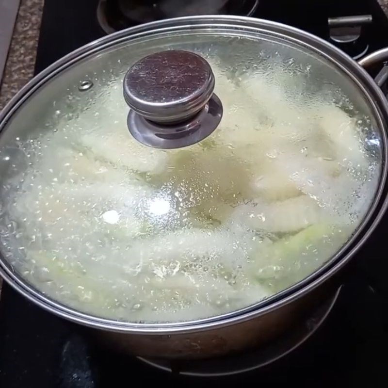 Bước 3 Luộc đu đủ xanh Luộc đu đủ xanh