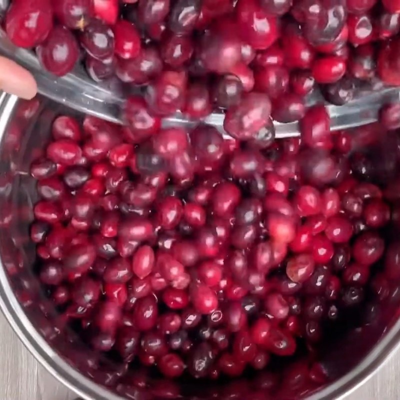 Bước 2 Luộc trái siro Nước trái siro