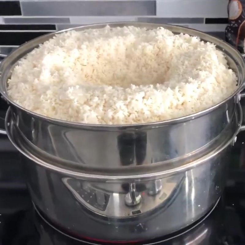 Bước 2 Nấu hoặc hấp chín gạo nếp Rượu nếp sữa