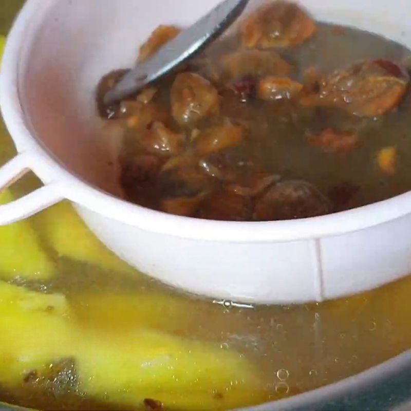 Bước 3 Nấu phần nước dùng của canh chua Canh chua bông súng