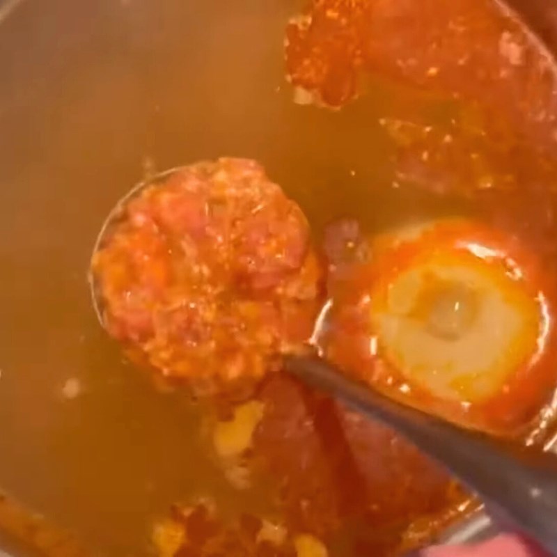 Bước 4 Nấu riêu, huyết và giò heo Bún riêu giò heo
