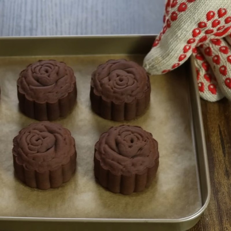 Bước 5 Nướng bánh trung thu lần 1 Bánh trung thu tiramisu
