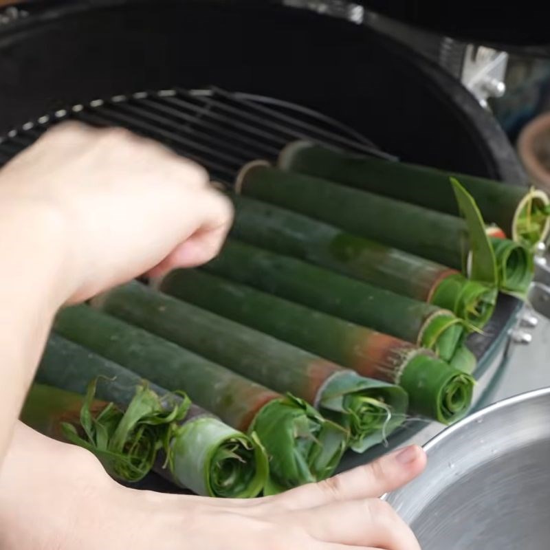 Bước 4 Nướng cơm lam và gà nướng trên bếp than hồng Gà nướng cơm lam
