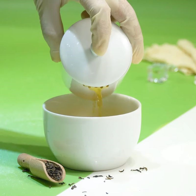 Bước 1 Pha cốt trà xanh Lục trà sữa