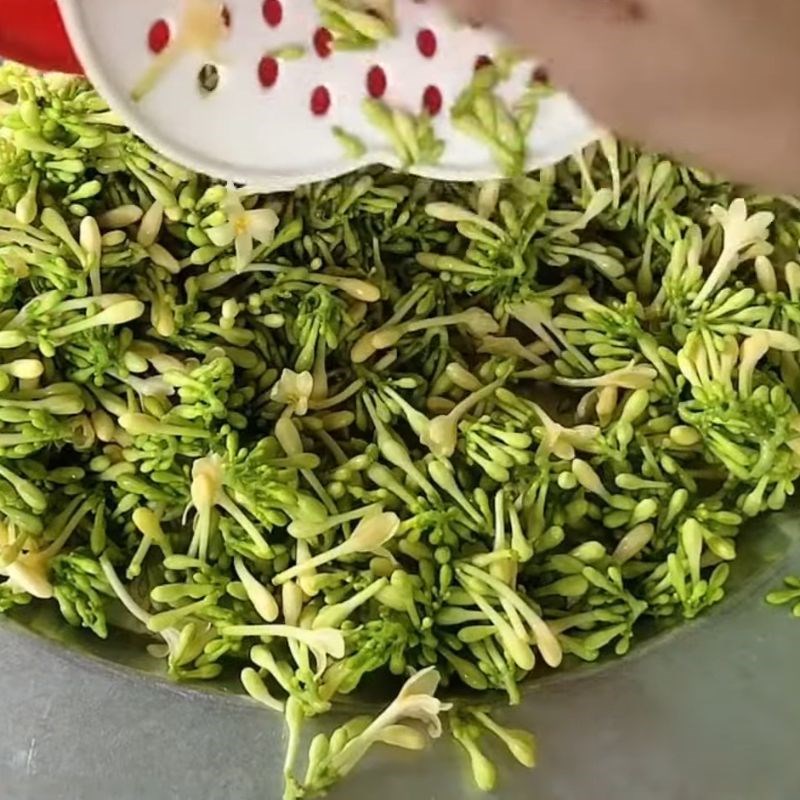 Bước 2 Phơi khô hoa đu đủ đực Trà hoa đu đủ đực