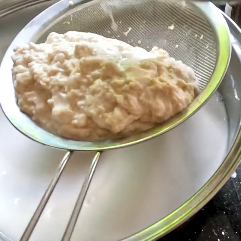Bước 2 Rửa bột Chả lụa chay từ bột mì