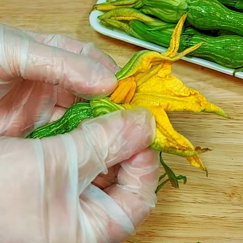 Bước 1 Sơ chế bông bí nụ Cách sơ chế bông bí nụ