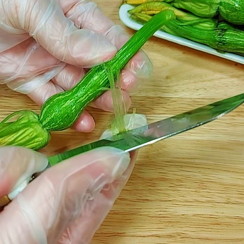 Bước 1 Sơ chế bông bí nụ Cách sơ chế bông bí nụ