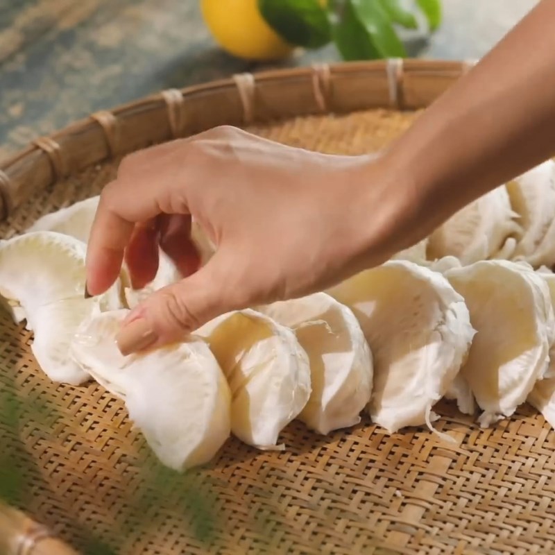 Bước 1 Sơ chế bưởi và các nguyên liệu khác Chó bưởi
