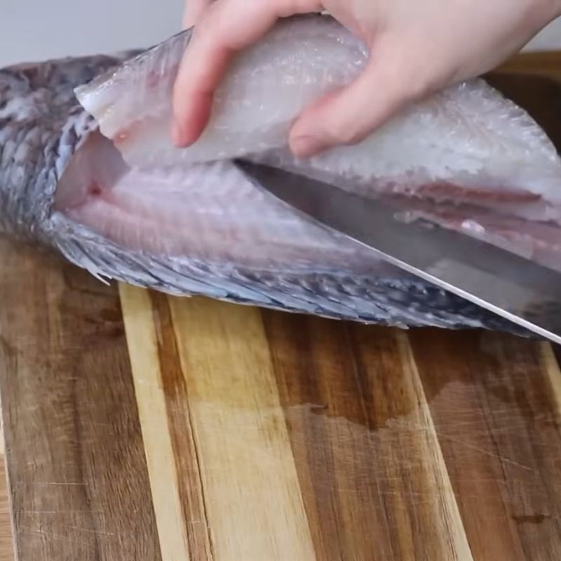 Bước 1 Sơ chế cá rô phi và phi lê Bún cá rau cần