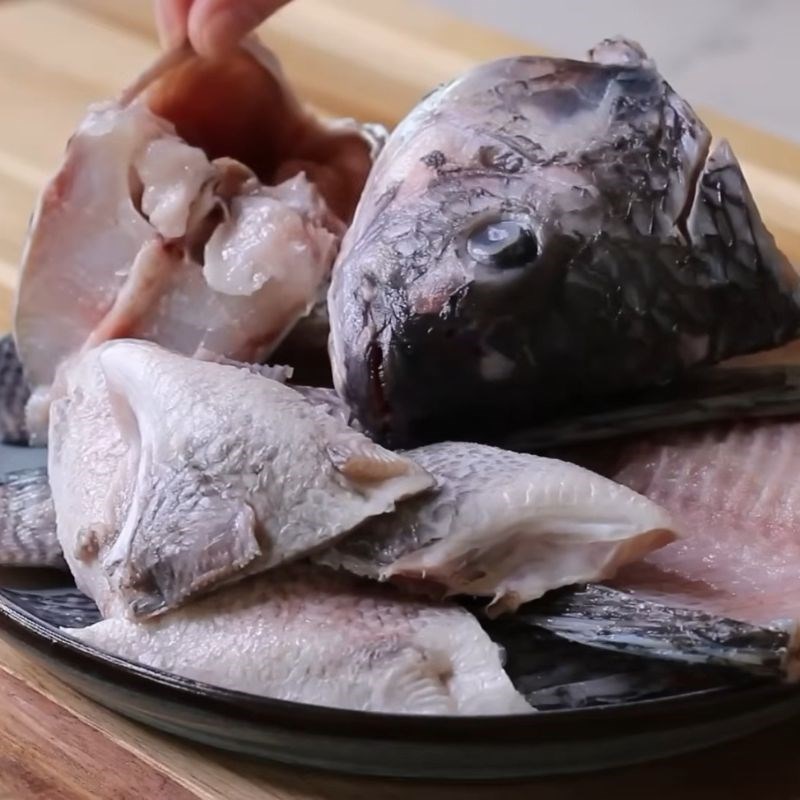 Bước 1 Sơ chế cá rô phi và phi lê Bún cá rau cần