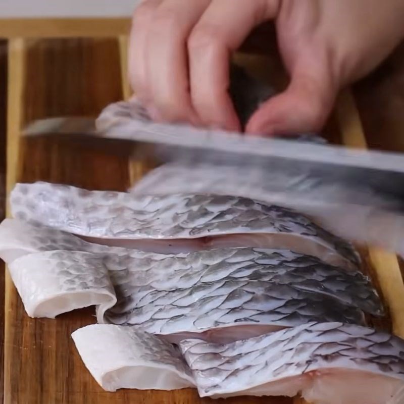 Bước 1 Sơ chế cá rô phi và phi lê Bún cá rau cần