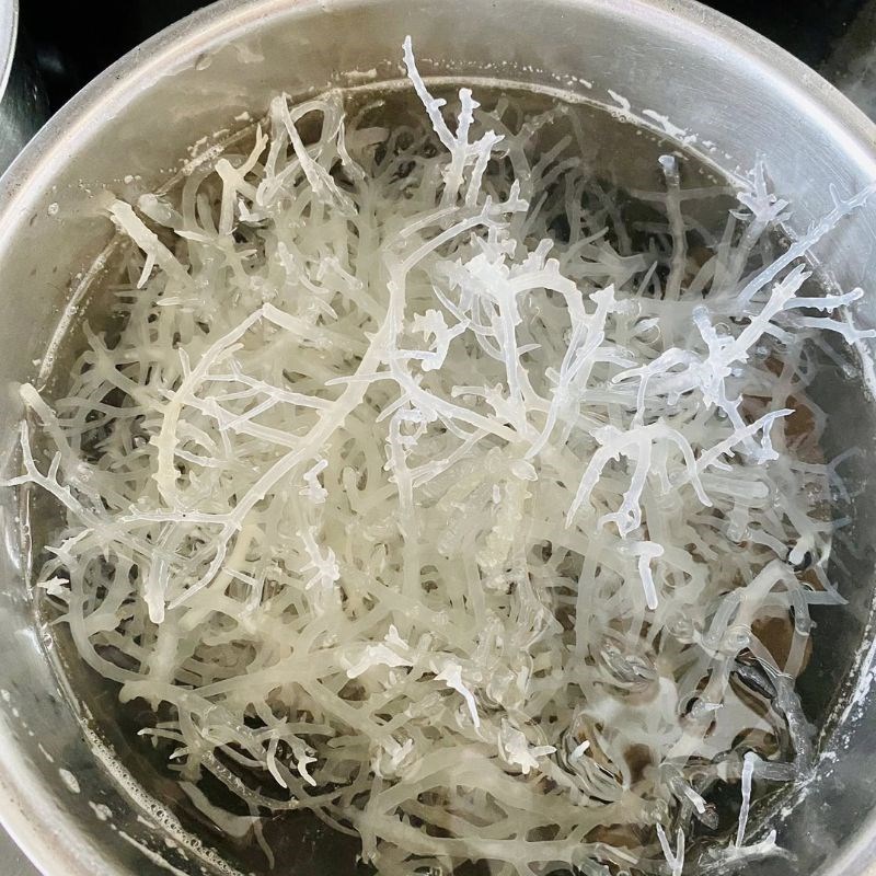 Bước 2 Sơ chế các nguyên liệu khác Salad bưởi