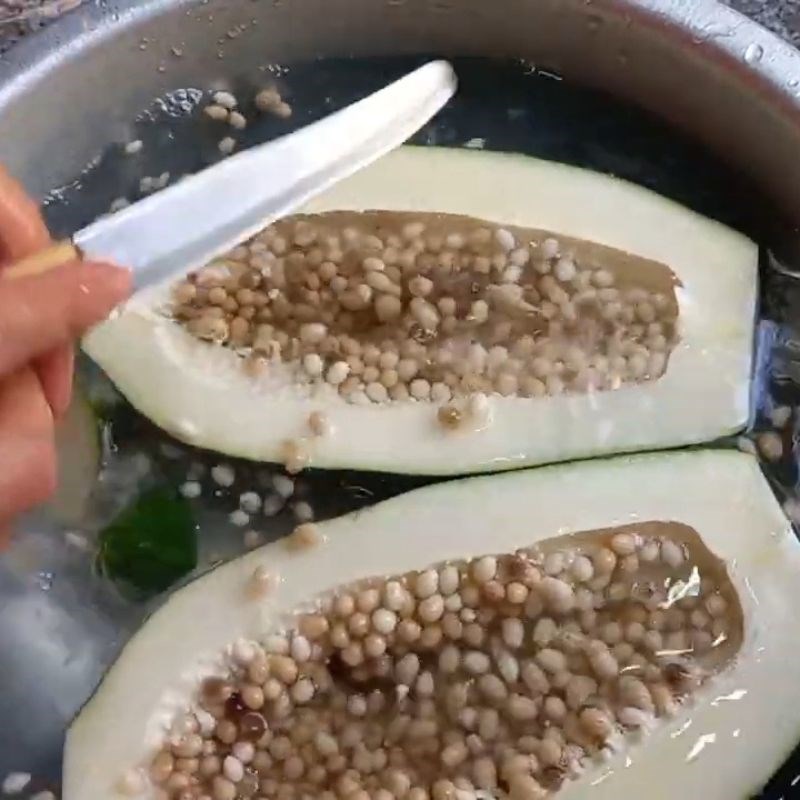 Bước 1 Sơ chế đu đủ xanh Luộc đu đủ xanh