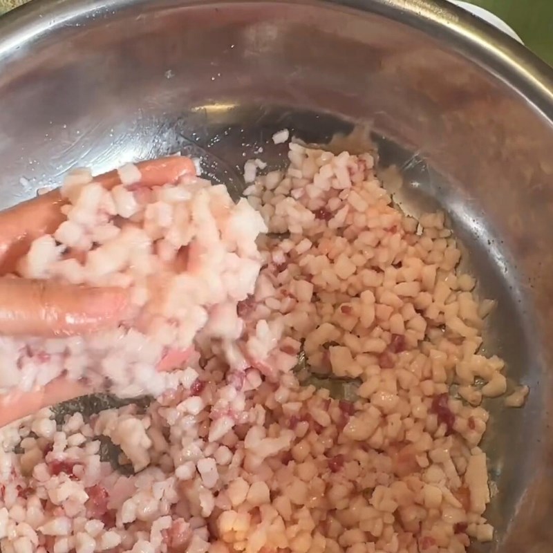 Bước 1 Sơ chế nguyên liệu Lạp xưởng hun khói Tây Bắc