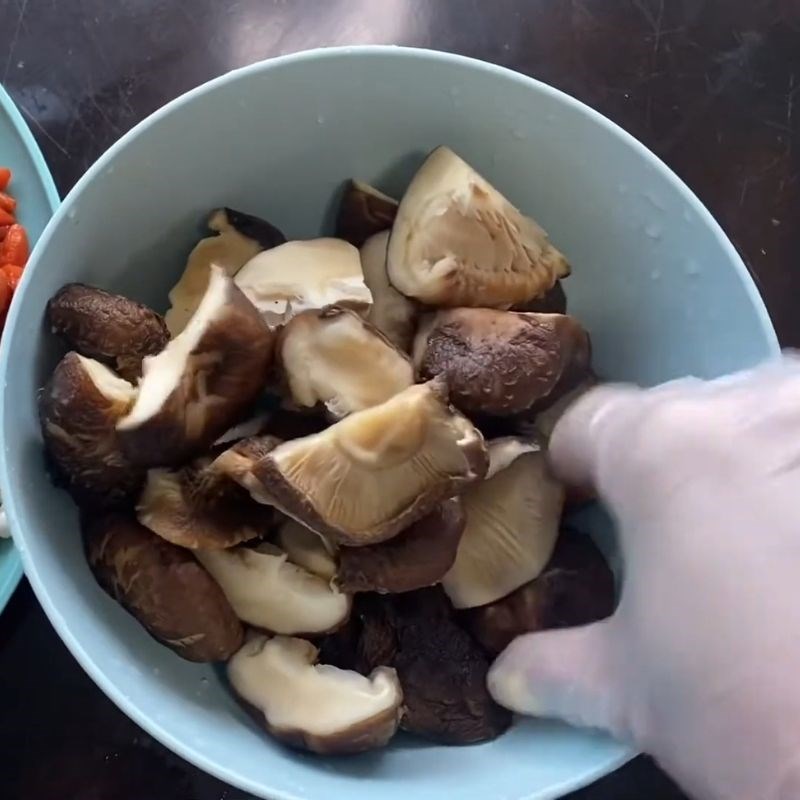 Bước 1 Sơ chế nguyên liệu Vịt tiềm ngũ quả