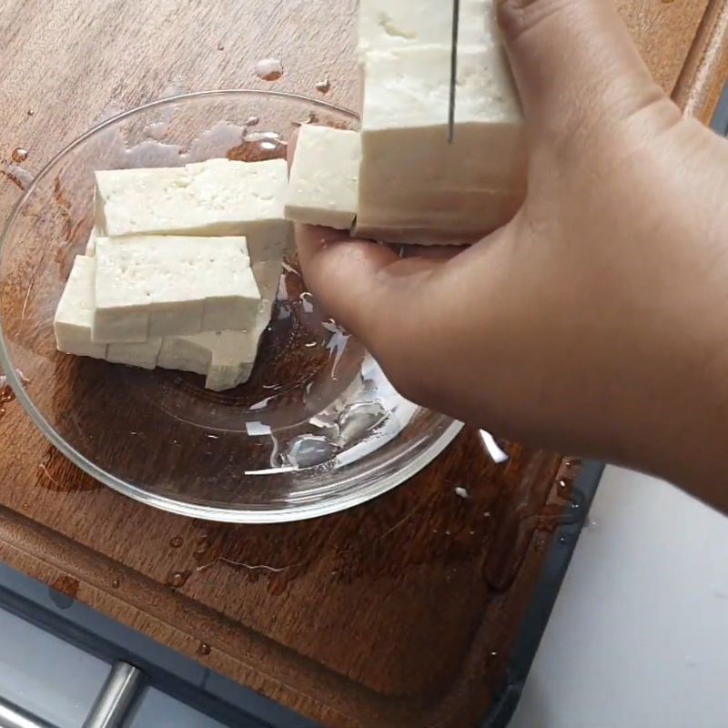 Bước 1 Sơ chế rong biển và đậu phụ non Canh miso rong biển