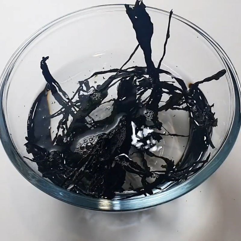 Bước 1 Sơ chế rong biển và đậu phụ non Canh miso rong biển