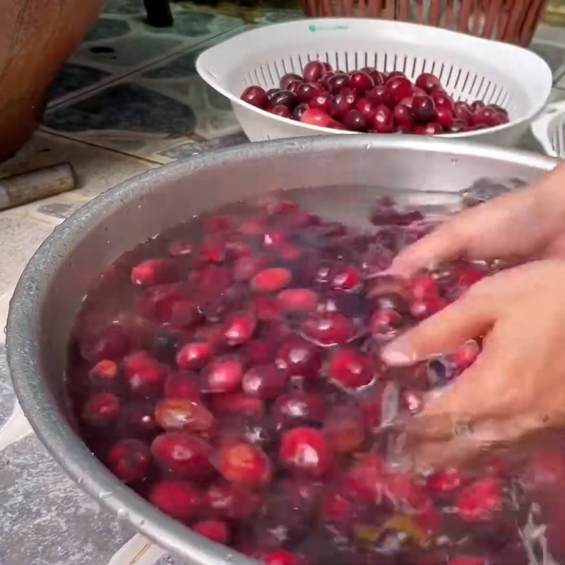 Bước 1 Sơ chế trái siro Nước trái siro