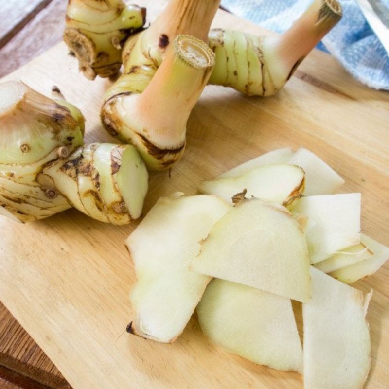 Bước 1 Sơ chế và chuẩn bị nguyên liệu Quả chay kho cá