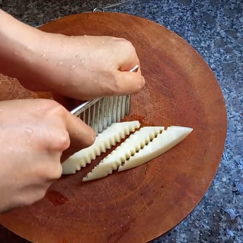 Bước 2 Thái đu đủ Luộc đu đủ xanh