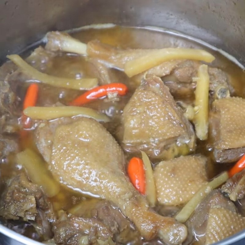 Bước 4 Thành phẩm Thịt vịt kho nước dừa
