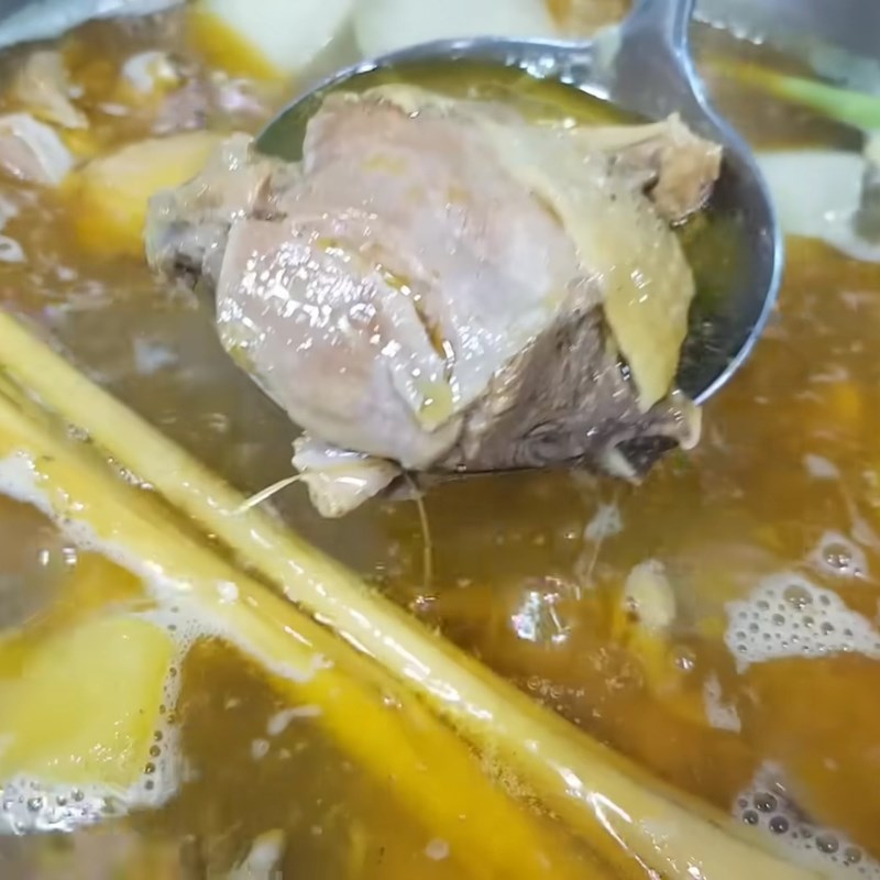 Bước 6 Thành phẩm Gà hầm sả miền Tây