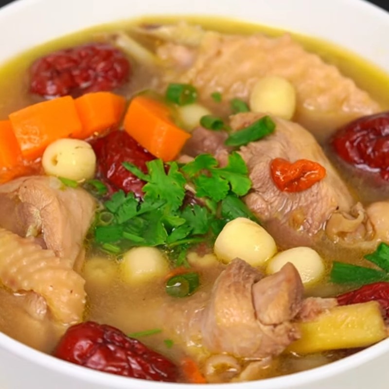 Bước 5 Thành phẩm Gà hầm hạt sen táo đỏ kỷ tử
