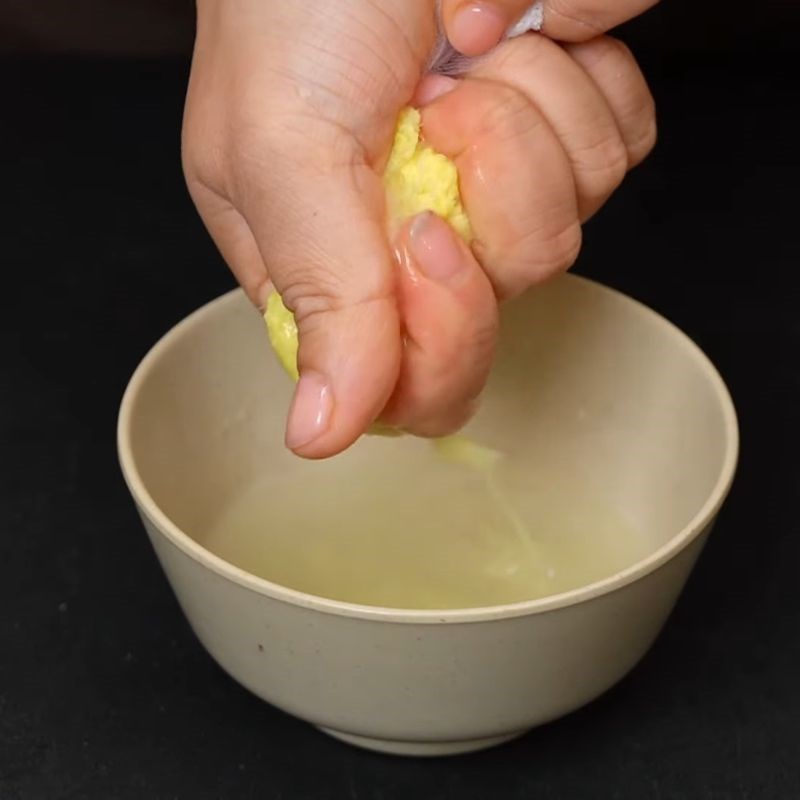 Bước 2 Ướp cá rô phi chiên giòn Phi lê cá rô phi chiên giòn
