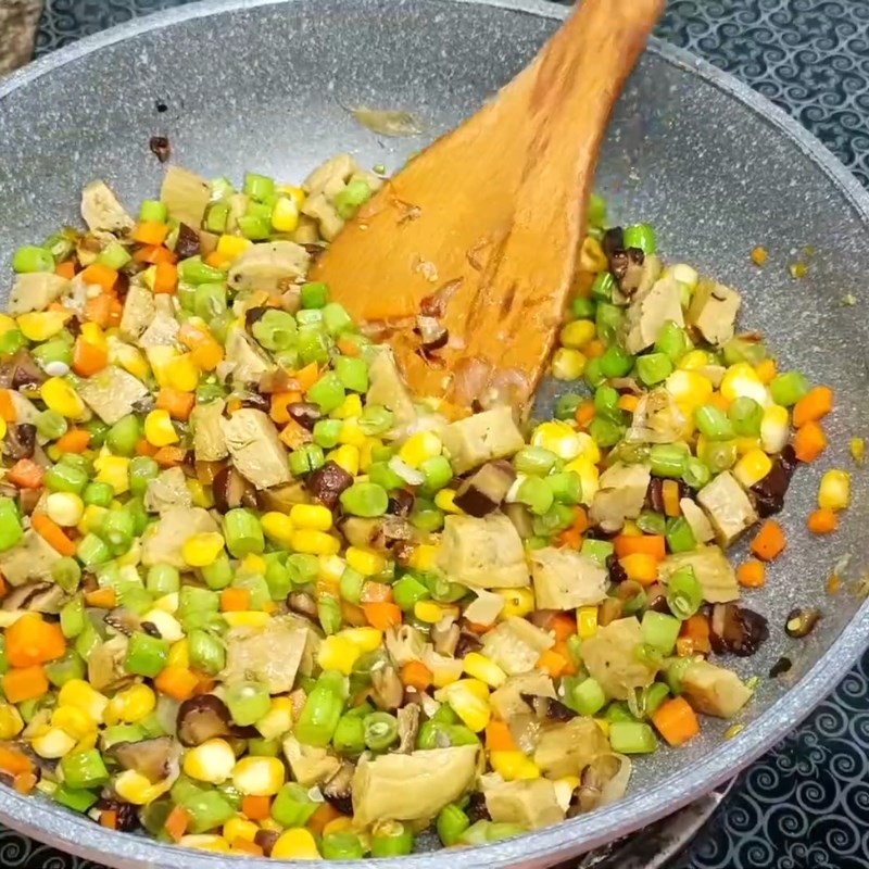 Bước 3 Xào rau củ và chả chay Cơm chay thập cẩm