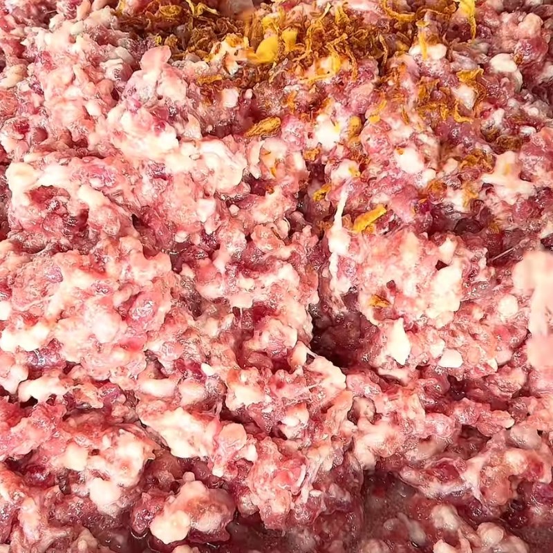 Bước 3 Xay và nhồi thịt làm lạp xưởng Lạp xưởng tươi